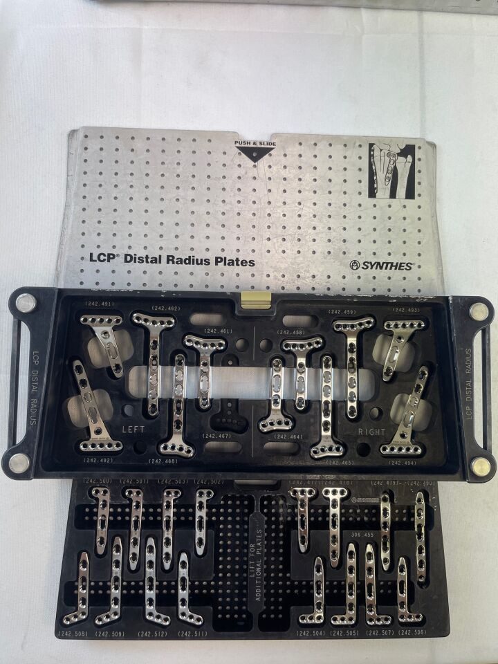 SYNTHES LCP Locking Distal Radius Plate Set — photo 7