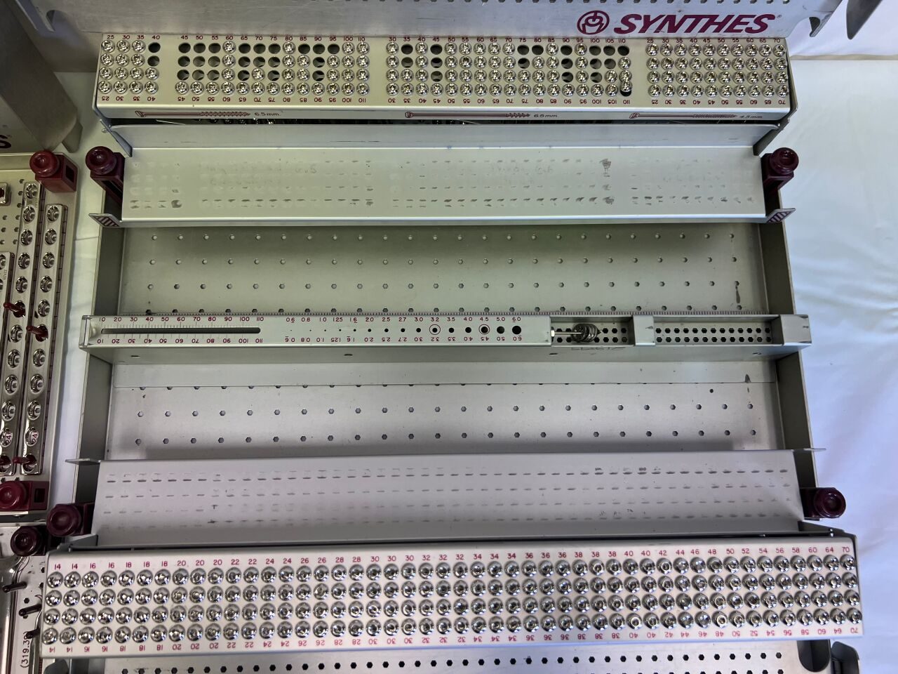 SYNTHES  Large Fragment System Basic Instruments, LC-DCP Plates & ASIF Screws — photo 4