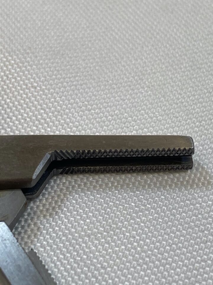 K MEDIC TELEFLEX KM46637 Straight Pulling 5.4mm Forceps — photo 3