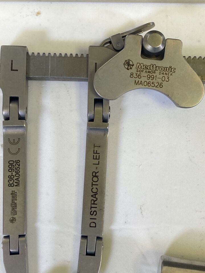 MEDTRONIC 3D Large Cutter & Left and Right Distractors Set TSRH 3D Cutter & Distractors Set w/ Case — photo 8