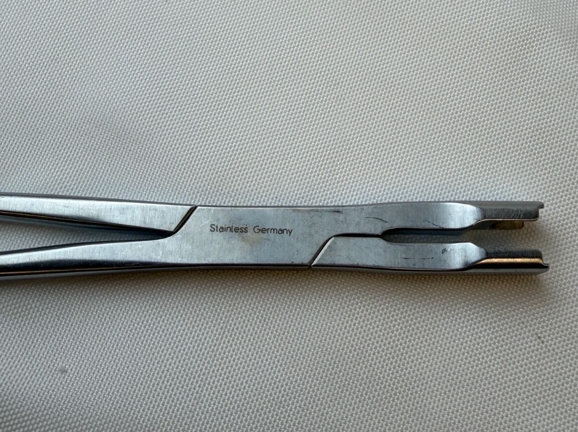 GLOBUS MEDICAL 624.305 Trial Sizer Holder Holding Forcep Straight Jaw OrthoNeuro — photo 5