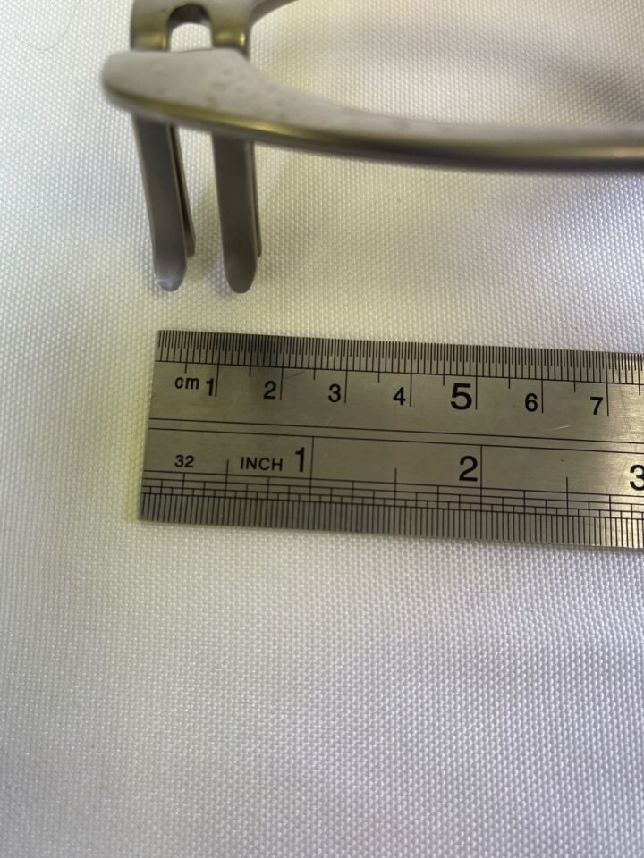 AESCULAP BV112R Mayo-Adams Self Retraining Retractor 165mm 40mm x 15mm — photo 8
