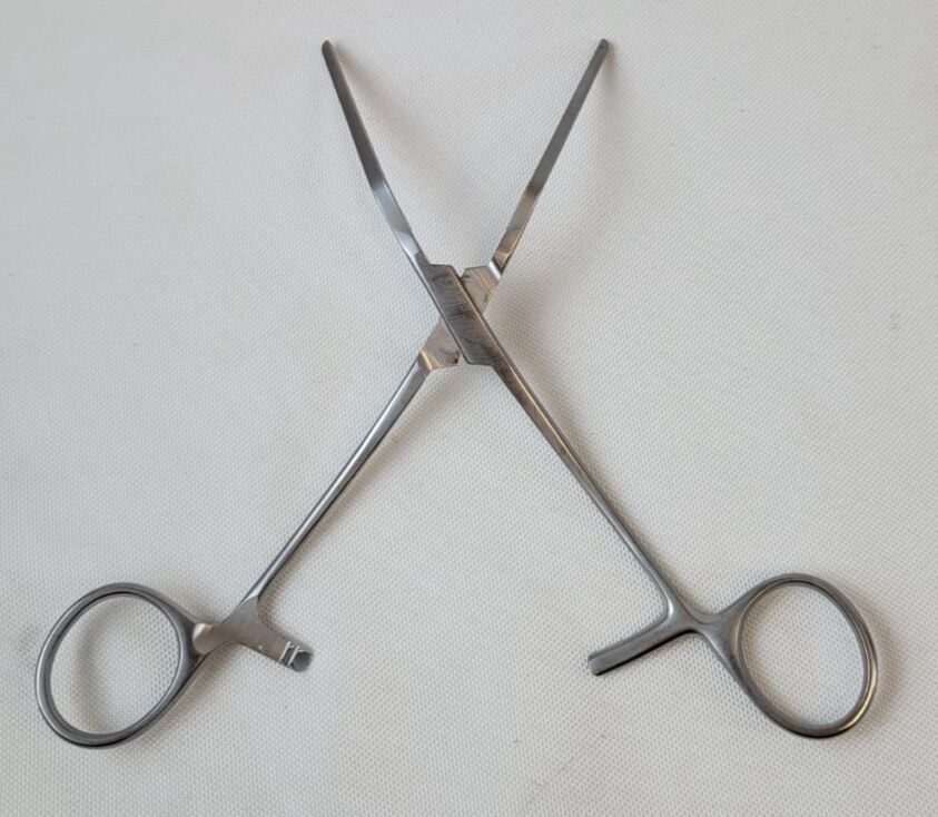 V. MUELLER CH6201 Cooley Peripheral Vascular Clamp, Angled, 1-3/4" Jaw, 7" — photo 8