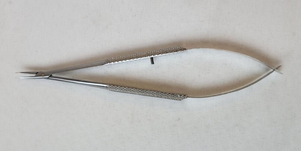 Barraquer Needle Holder, Curved, Smooth Jaws, Spring Handle, 5-1/2" — photo 1