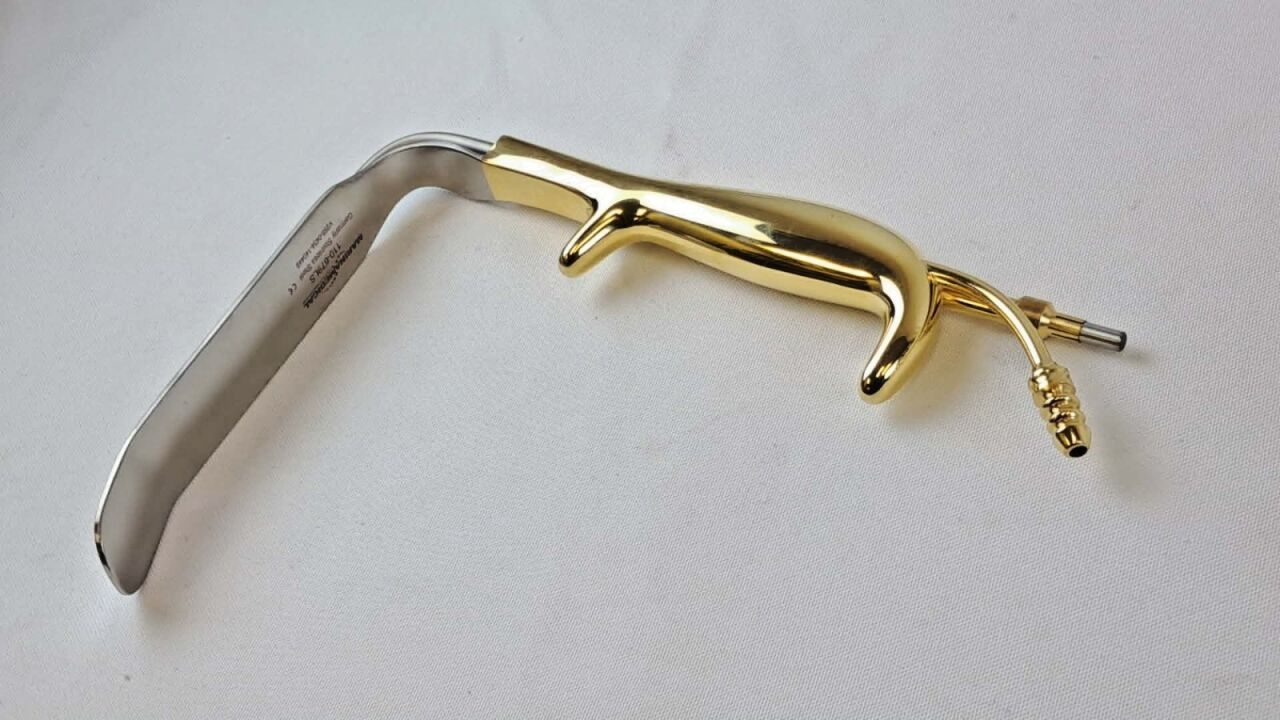 MARINA MEDICAL 110-679LS Ferriera Style Endo Retractor 30mm x 15cm w/ Light Cord — photo 4