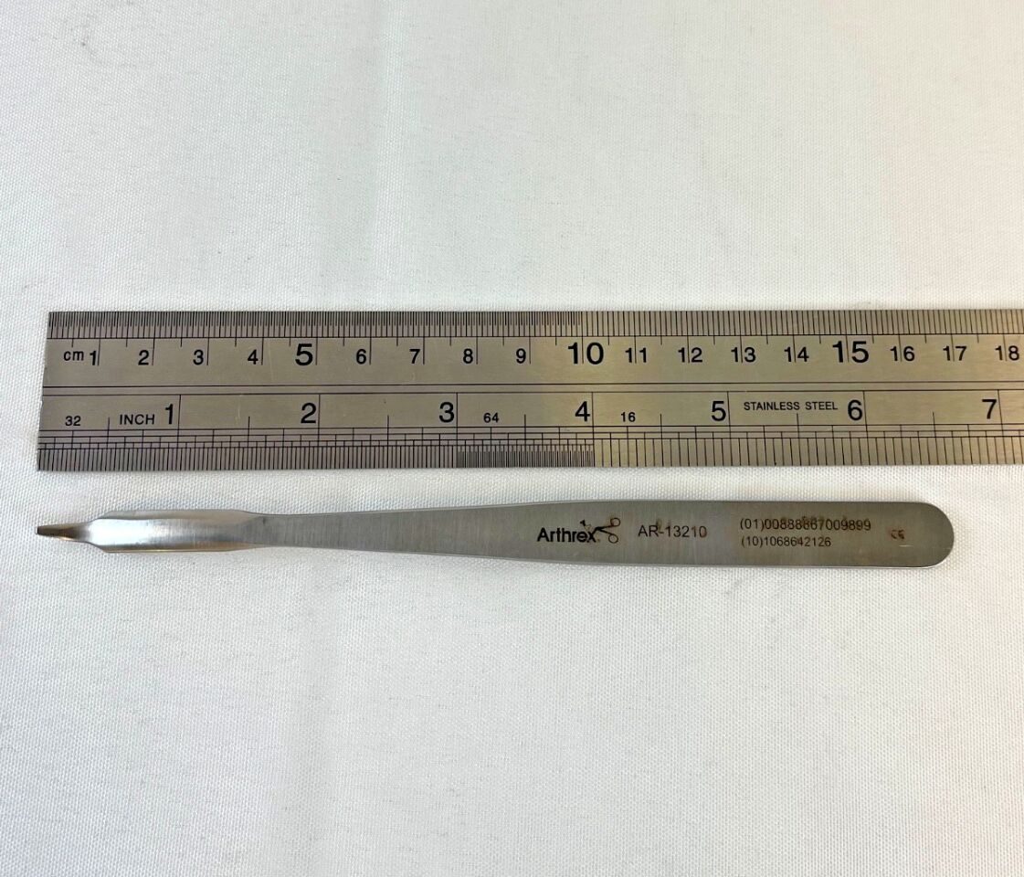 ARTHREX AR-13210 Mini Hohmann Retractor 8mm x 6.5" — photo 8