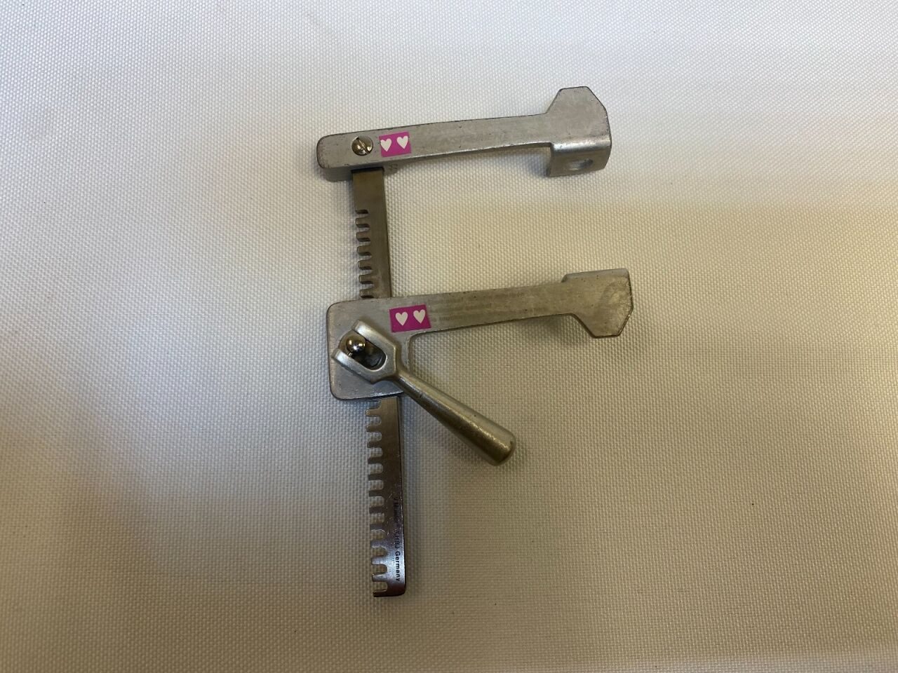 V. MUELLER CH-1260 FINOCHIETTO Infant Rib Spreader, Aluminum Blades   Arms