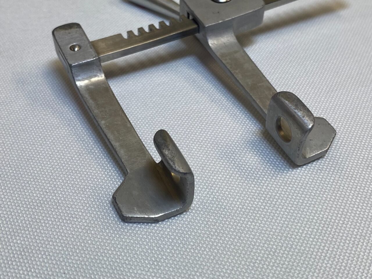 V. MUELLER CH-1260 FINOCHIETTO Infant Rib Spreader, Aluminum Blades   Arms — photo 6