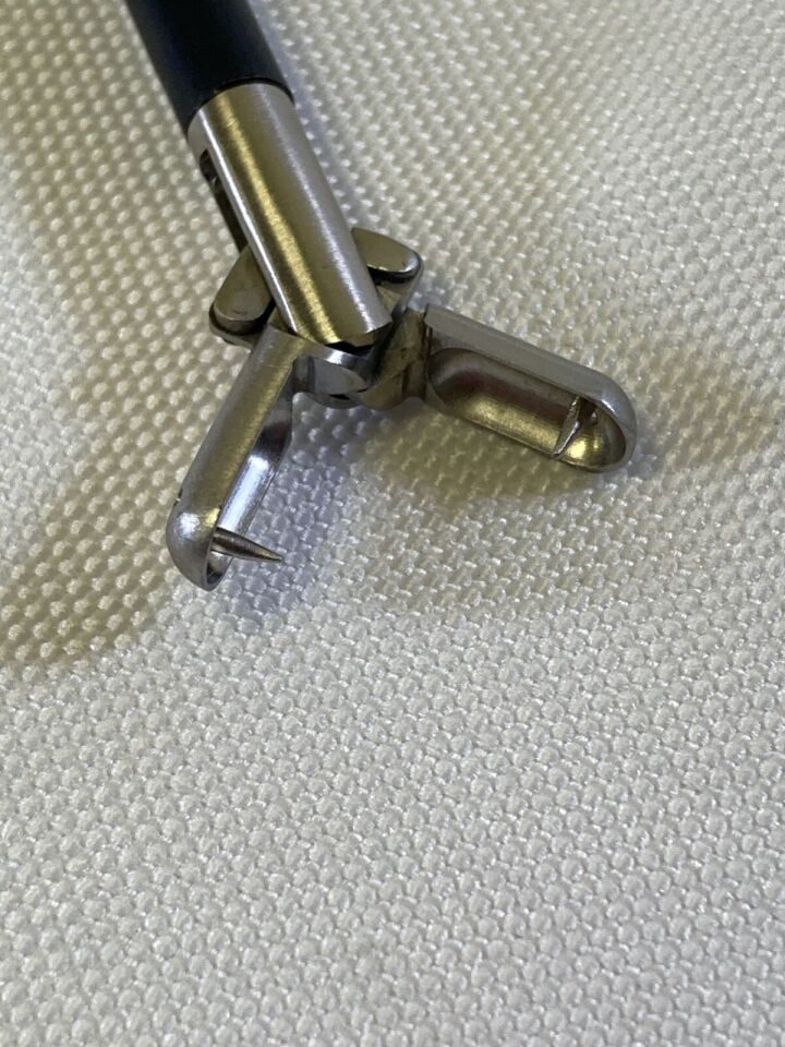 MILLENNIUM SURGICAL 72-5215568A 5mm x 45cm Laparoscopic Spiked Biopsy Cup Forcep — photo 7