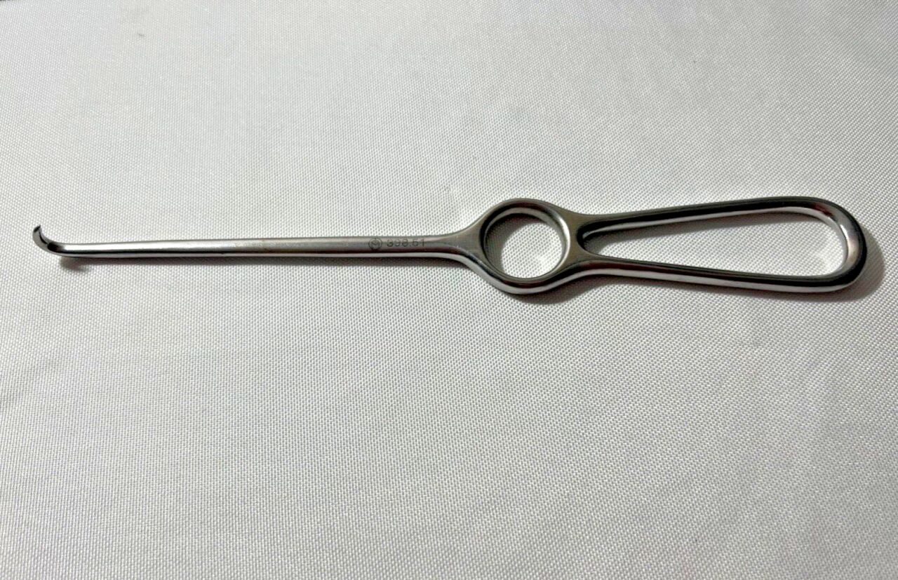 SYNTHES 398.51 Small Hook Retractor — photo 2