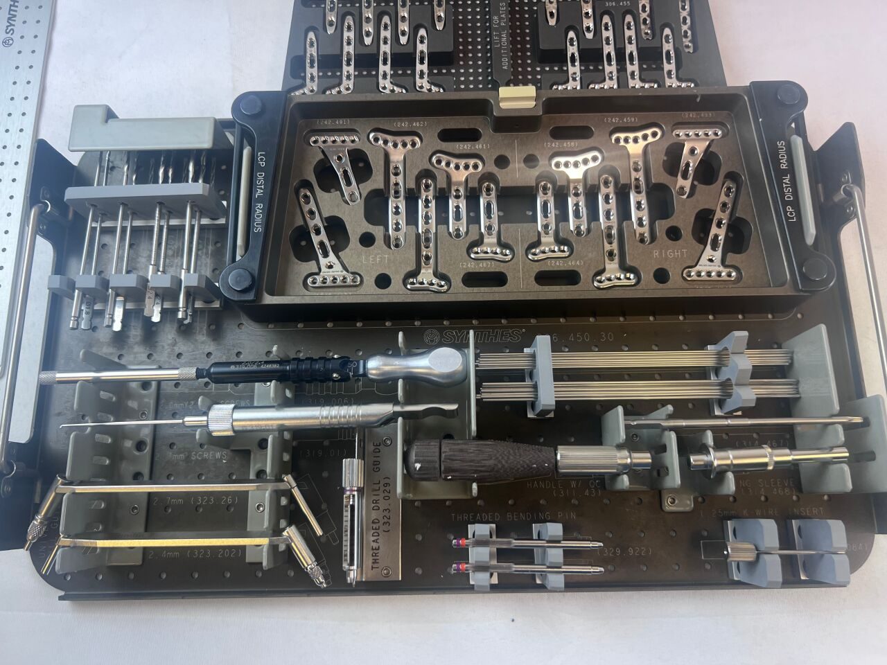 SYNTHES LCP Locking Distal Radius Plate Set — photo 5