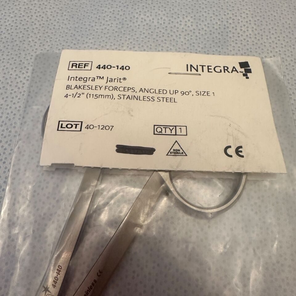 INTEGRA 440-140 Blakesley Forceps Angled Up 90deg Size 1 WL 4-1/2" — photo 6