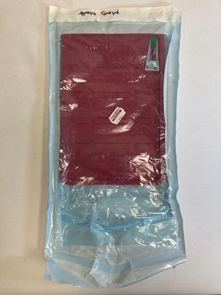 VISCOT MEDICAL Soffzone 6" x 9" Neutral Zone Magnetic Surgical Tray — photo 2