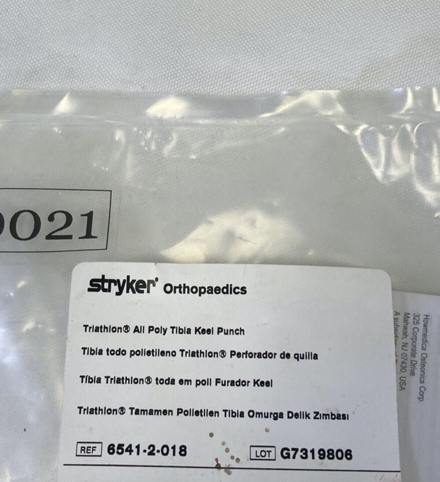 STRYKER 6541-2-018 Triathlon All Poly Tibia Keel Punch Orthopedics Trauma Knee — photo 3