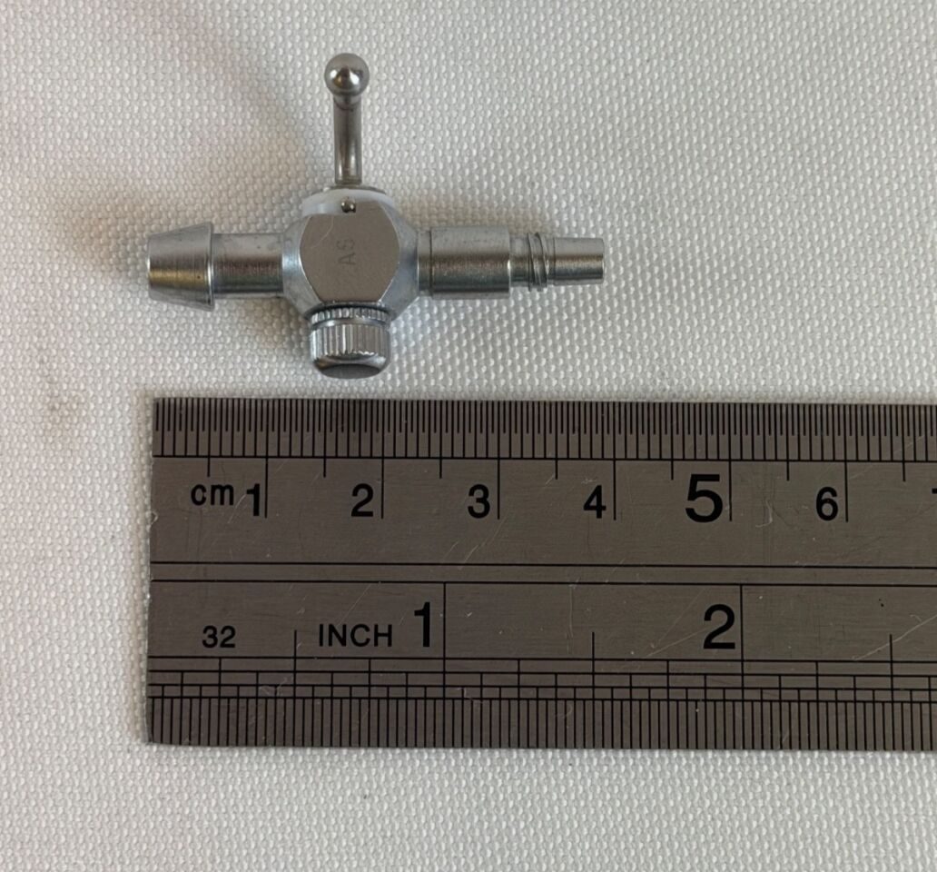 GYRUS ACMI 75R Screw On Luer Lock Adapter with Valve Threaded Stopcock — photo 6