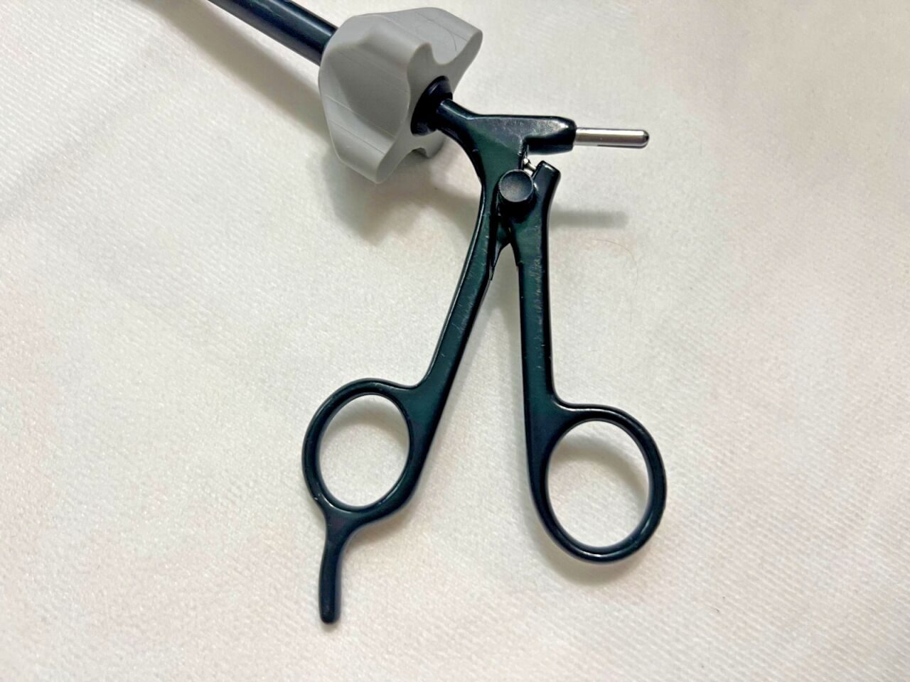 AESCULAP PO606R ADTEC 90deg Dissecting Forcep 10mm X 31cm Monopolar Overholt Dissecting Forcep — photo 5