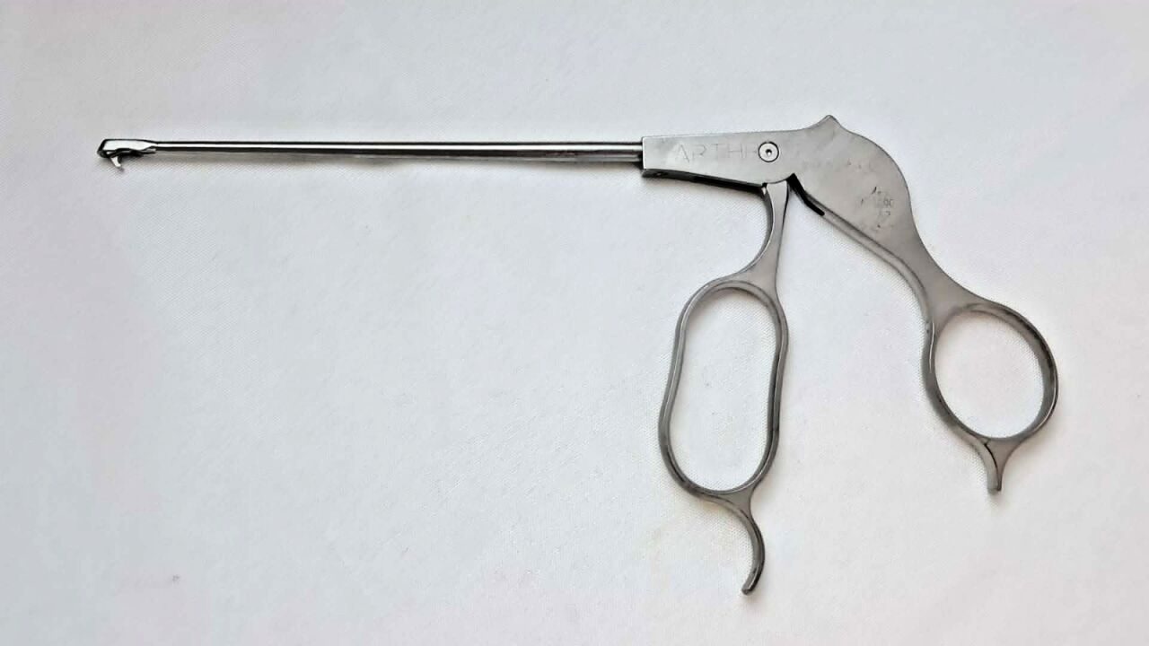 ARTHROTEK 902252 Arthroscopic 2.75mm Right BackBiter Punch — photo 2