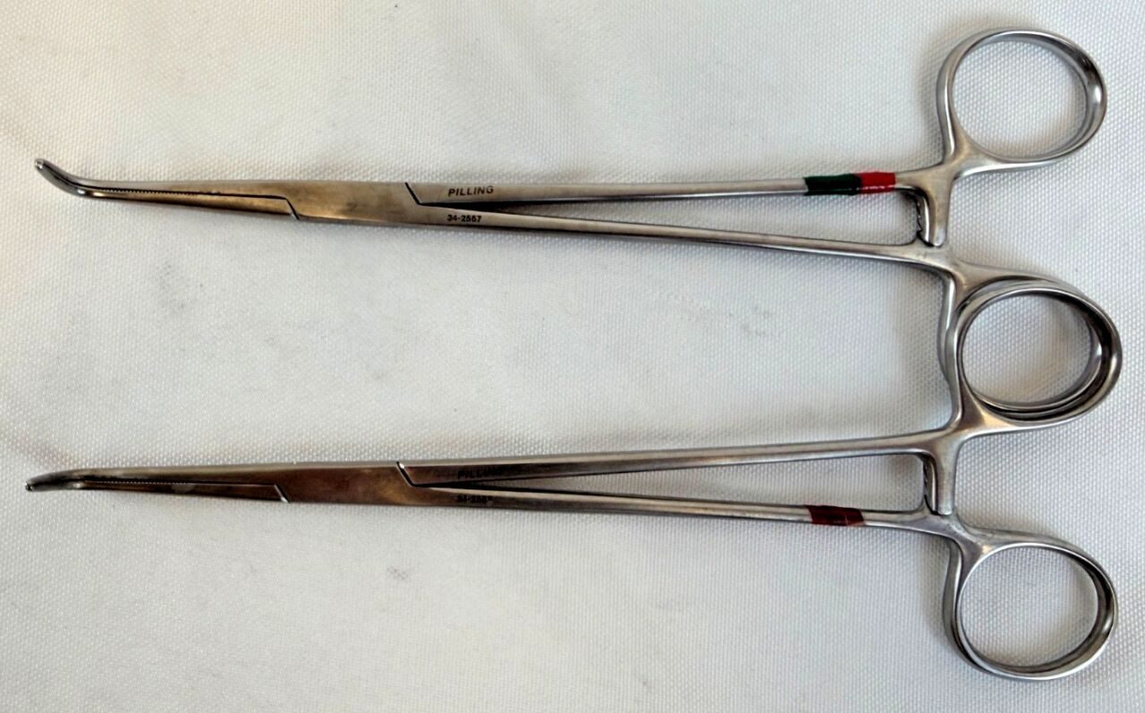 PILLING 34-2557 Kantrowitz Forceps Right Angle Serrated 1.75" Tip x 2mm