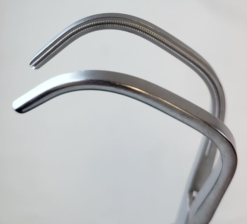 CODMAN 37-1025 1x2 Teeth 7-3/4" Set of 2 Lambert-Kay Classic Aorta Clamp — photo 5
