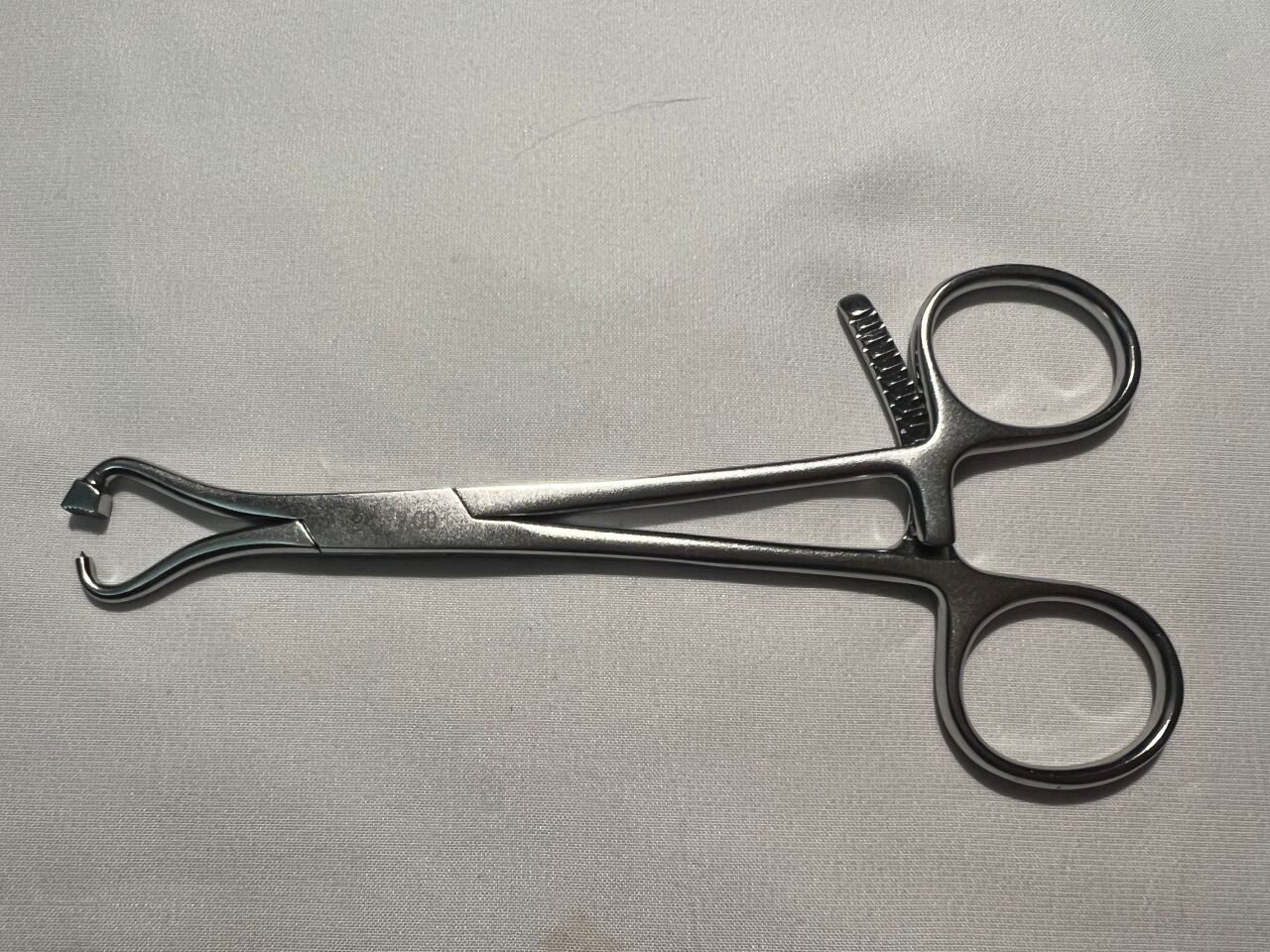SYNTHES 399 Holding Forceps w/ Foot For Mini Plates — photo 1