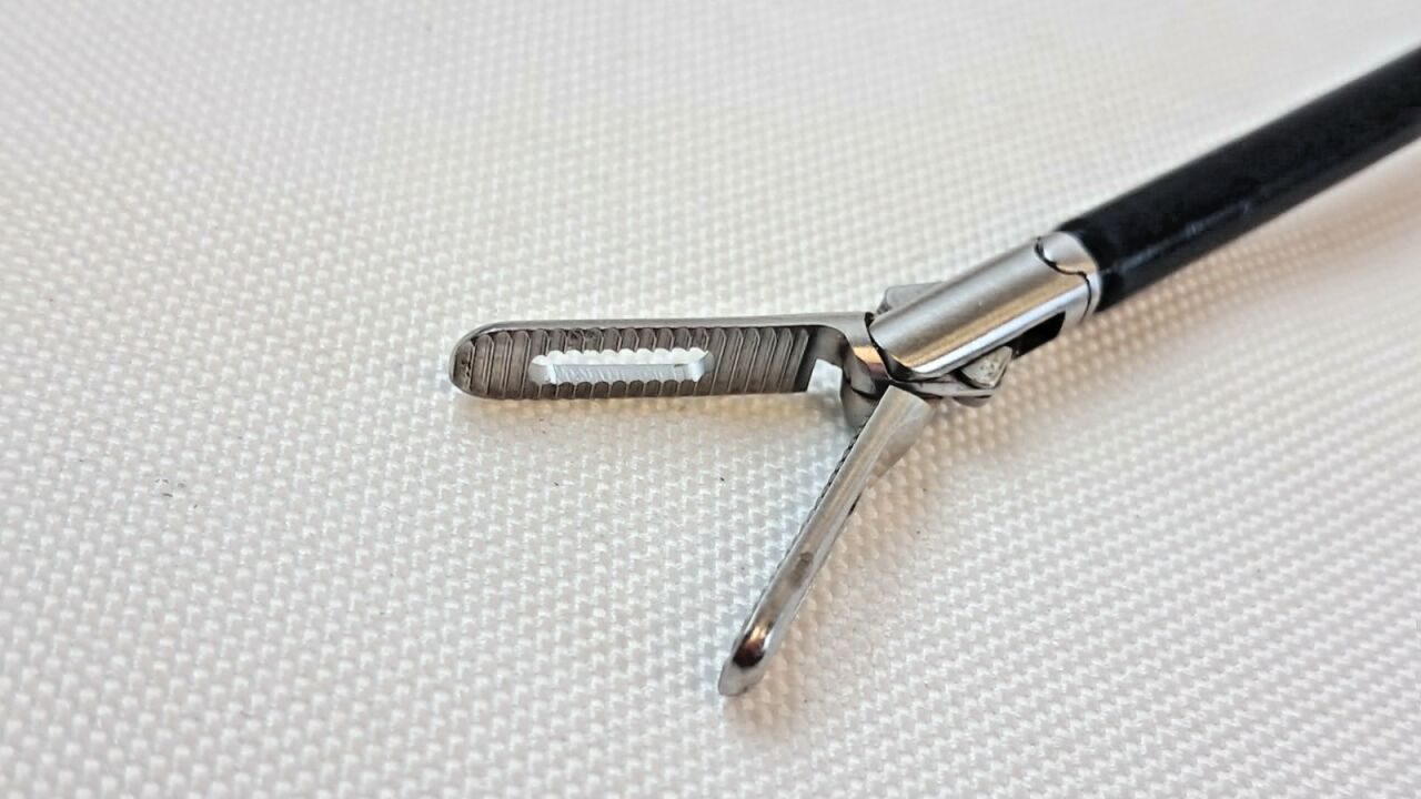 V. MUELLER F256.99800 EndoLap 256.02 Rotating Handle w/ Fenestrated Grasper 5mm — photo 6