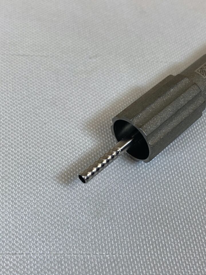 STRYKER 250-070-405 StrykeFlow Laparoscopic Poole Suction Vented Tip 10mm X 32cm — photo 5