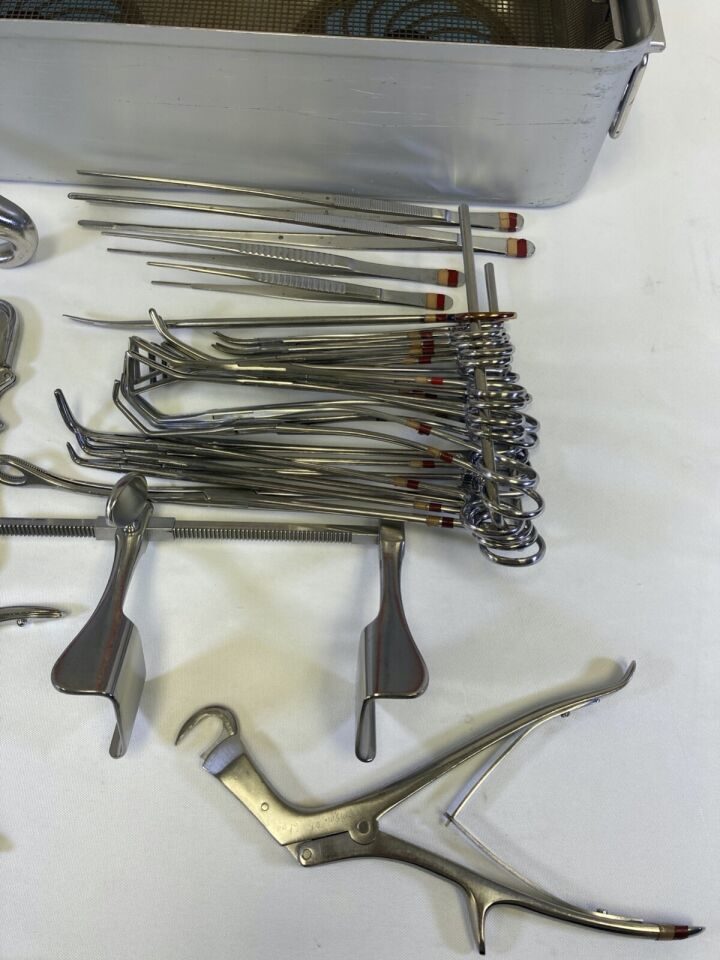 VARIOUS  32 Piece Jarit Weck V. Mueller Chest Tray w/ Sterilization Case — photo 8