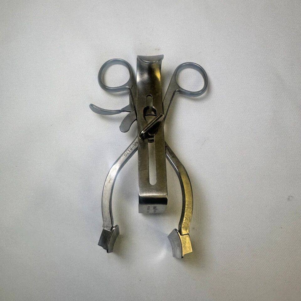 ARTHREX AR-8170 Modular Soft Tissue Retractor w/ 50R 50MM Blades — photo 2