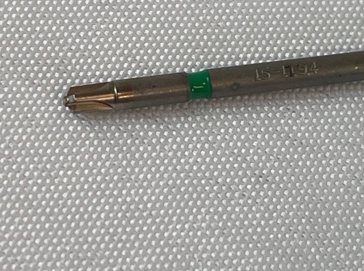 BIOMET 15-1194 1.5mm Cruciform Short Screwdriver Blade High Torque XLOCK System — photo 5