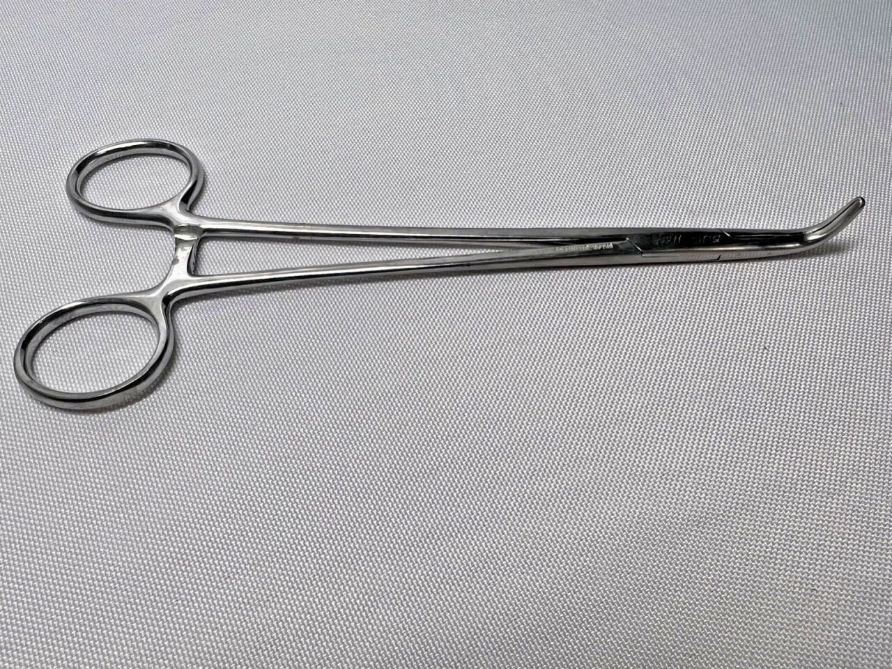 SKLAR  Short Curved Hemostatic Forceps 7" w/ Longitudinally Grooved Jaws
