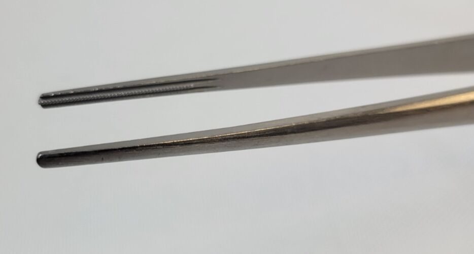 V. MUELLER CH5902 DeBakey Vascular Tissue Forceps Straight Serrated Tips 19.7cm — photo 3