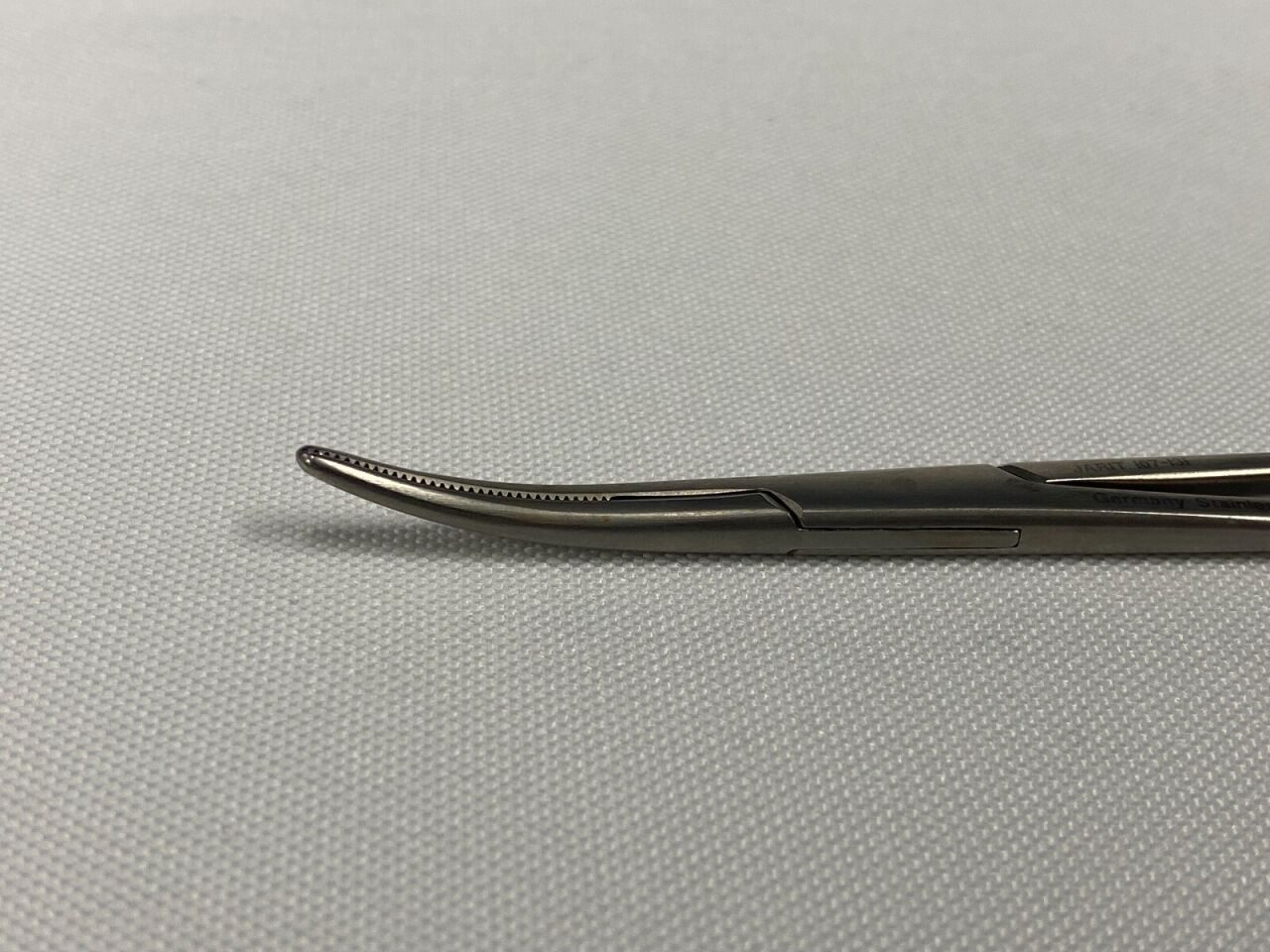 JARIT 107-131 Delicate Curved Hemostatic Artery Clamp — photo 3
