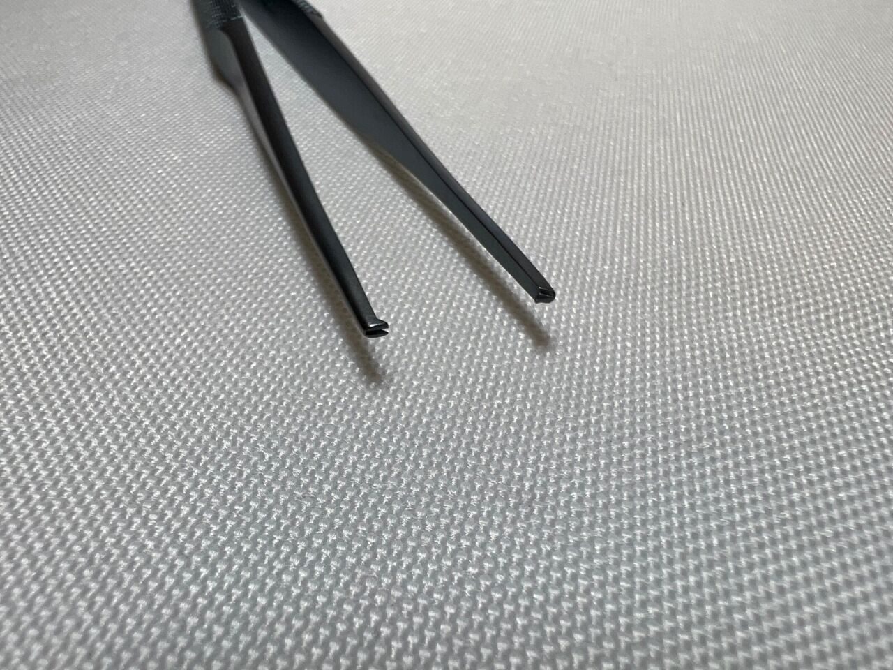 CODMAN 80-1731 Rhoton Titanium Tissue Forceps 7" 1x2 Teeth 1mm Tip — photo 4