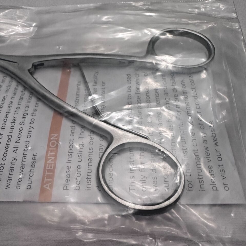 NOVO SURGICAL E8477-13 Trousseau Tracheal Dilator Dual-Bladed Curved Adult 5 1/2in — photo 3
