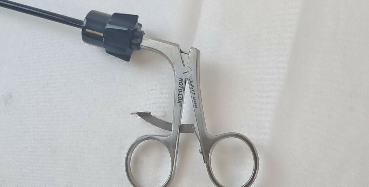 JARIT A625-114 Laparoscopic Artau-Allis Grasping Forceps 5mmX38cm Ratchet Handle — photo 2