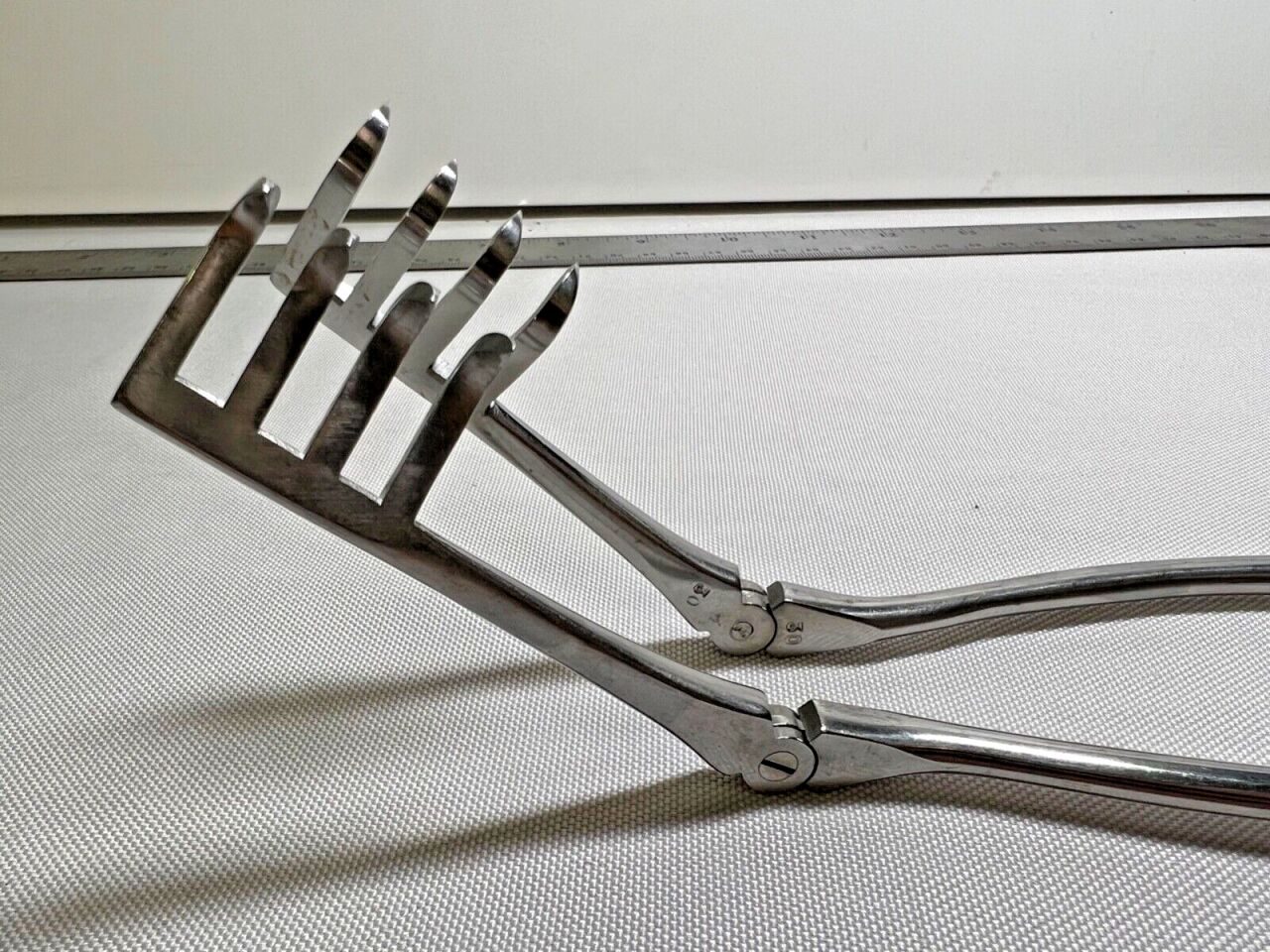 BECKMAN 50-1165 Thyroid Retractor Hinged Sharp 4 X 4 Teeth — photo 5