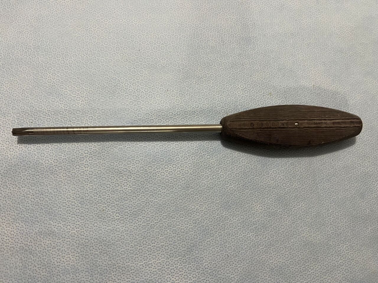 SYNTHES 03.010.110 Cannulated T40 Stardrive Driver — photo 1