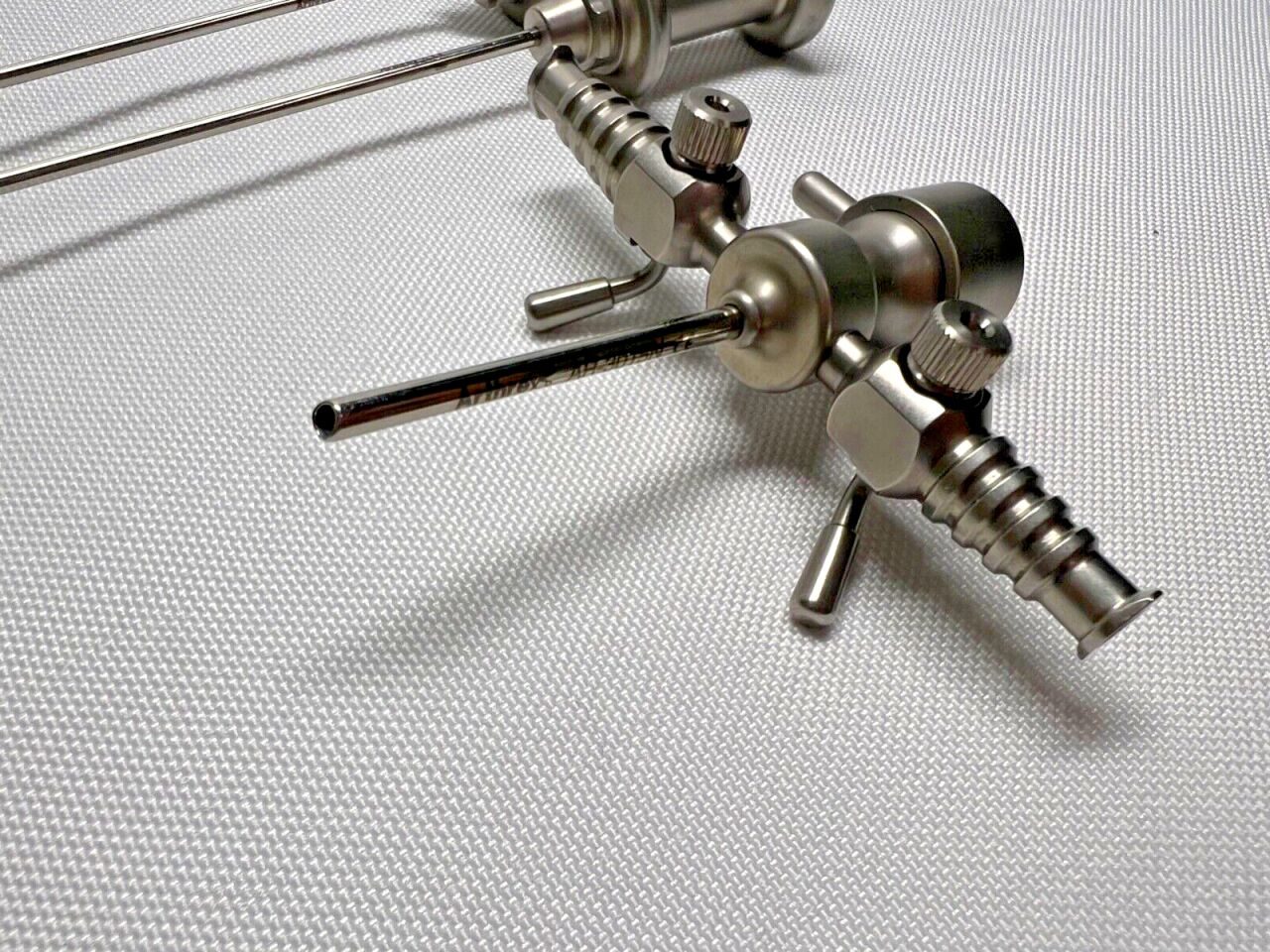 ARTHREX AR-3015N Small Joint Dual Valve 1.5" Cannula w/ Sharp & Blunt Obturators — photo 5