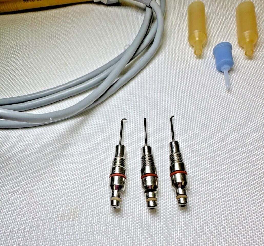 ALCON 8065-M002-01 Phacoemulsifier Set w/ Irrigation Aspiration I/A Tips & Case — photo 3