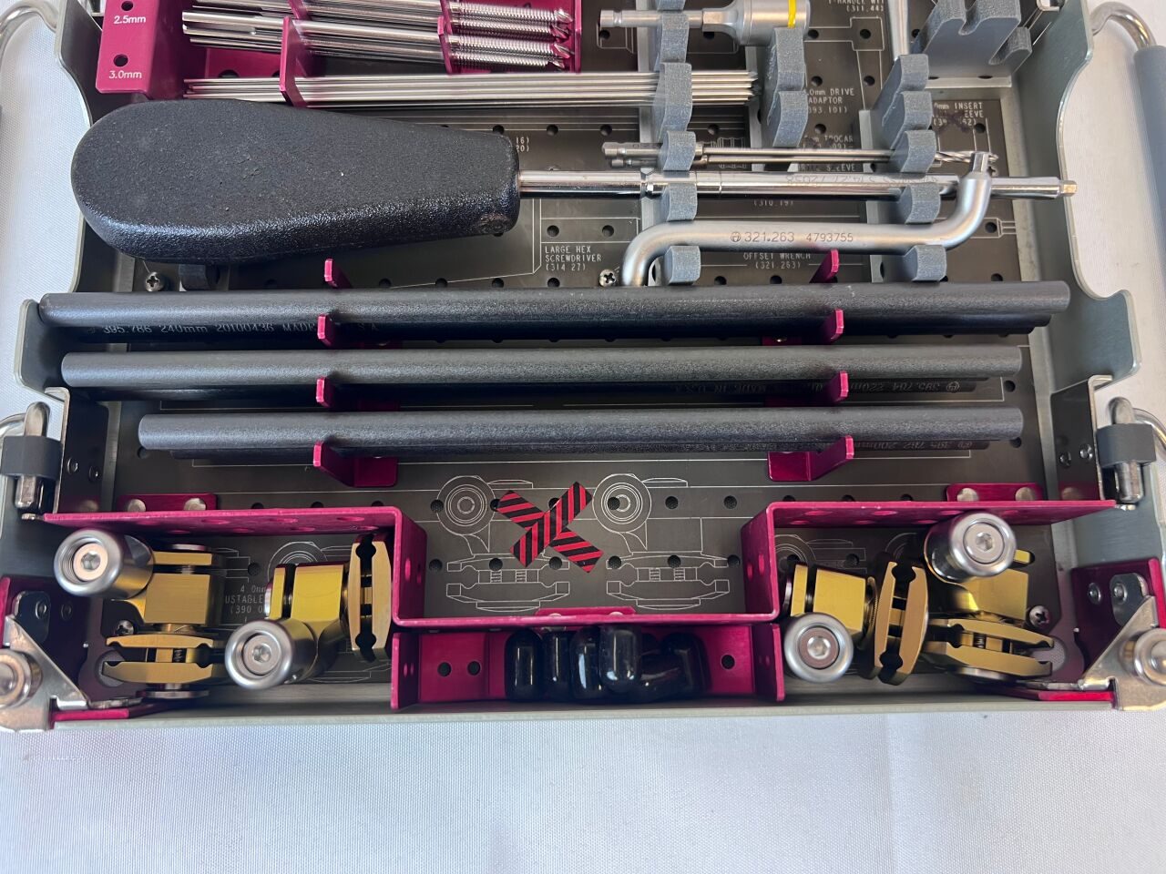 SYNTHES Various Distal Radius Fixator Set B — photo 4