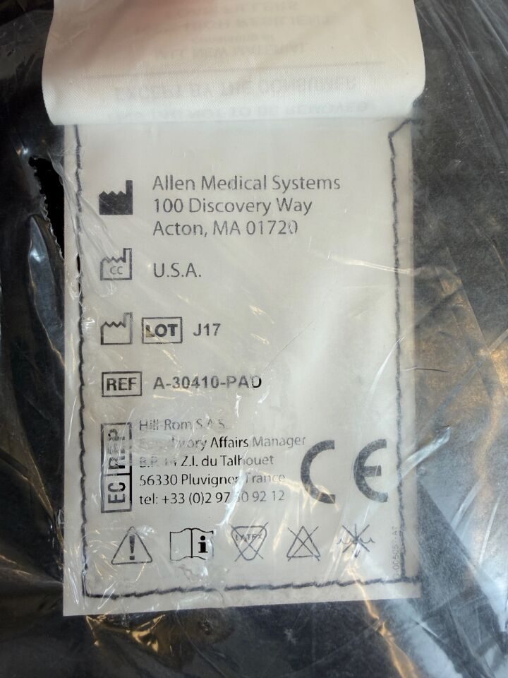 ALLEN MEDICAL A-30410- 2" x 15" x 24" Carbon Lights Minor Procedure Table Pad — photo 3