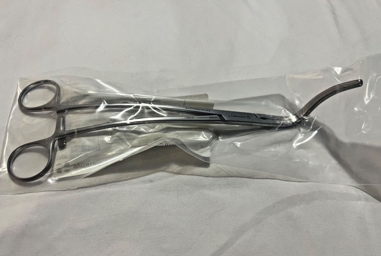 SYMMETRY SURGICAL 55-6059 DeBakey Aorta Clamp 5.5cm Jaws 2x3 Teeth 10.5" Length