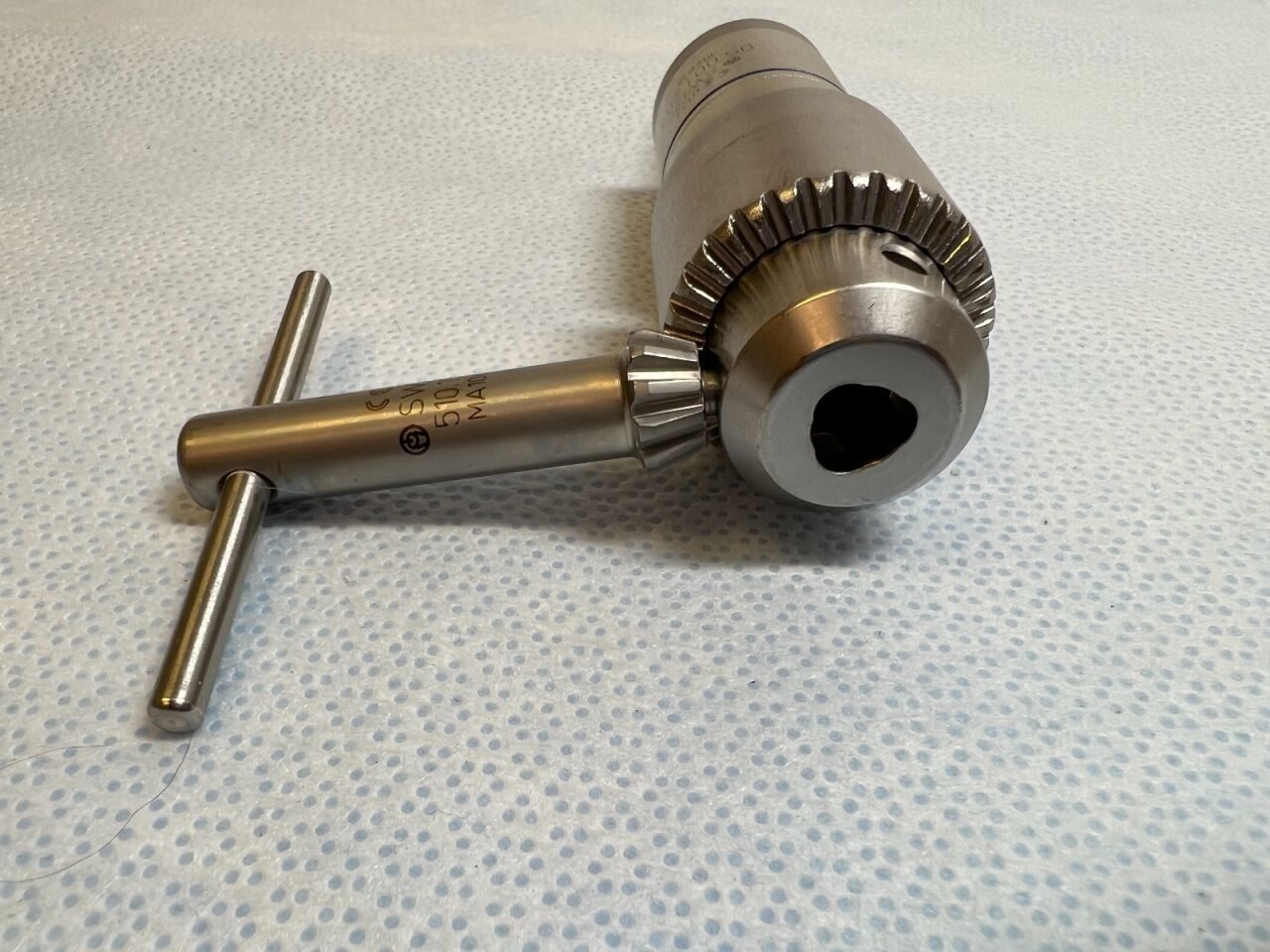 SYNTHES 05.001.253 Chuck Attachment w/ Drill Key — photo 1
