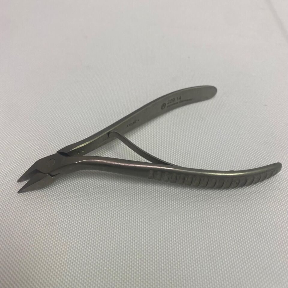 SYNTHES 329.14 Bending Pliers — photo 4