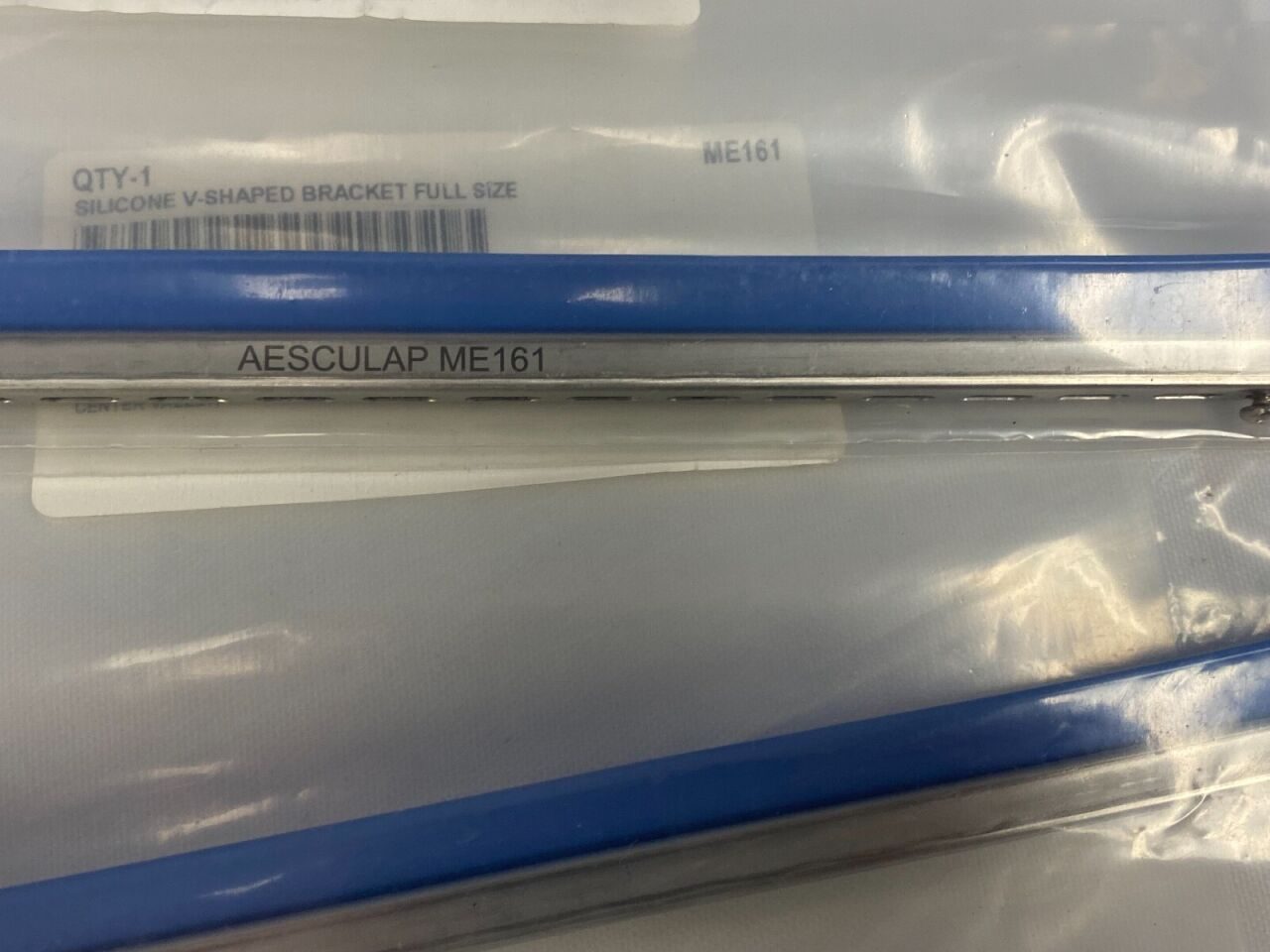 AESCULAP ME161 Silicone Bracket V Shaped, Set of 2 — photo 4