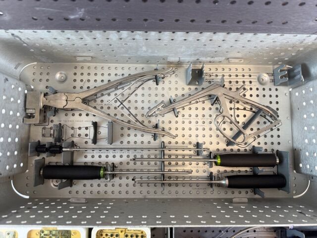 DEPUY  Skyline Anterior Cervical Plate System — photo 2