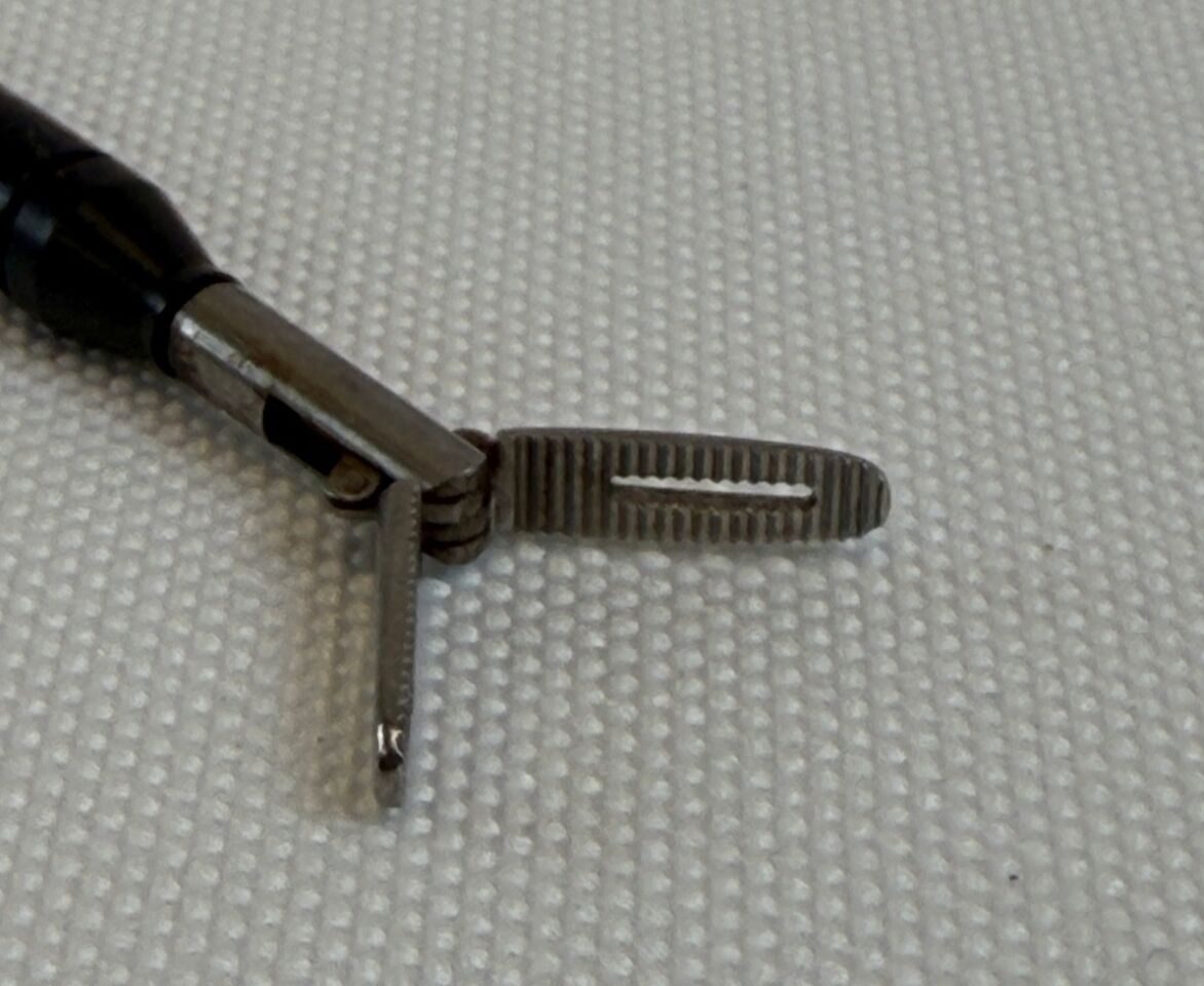 R. WOLF 8383.031 5mm x 34cm Insulated Monopolar Fenestrated Jaw Grasper w/ Cable — photo 6