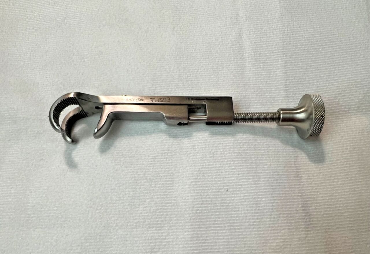 SSI ULTRA 35-8213 Lowman Orthopedic Bone Holding Forcep — photo 1