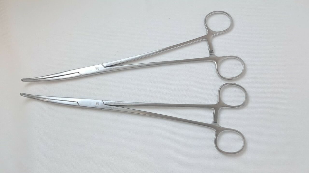 V. MUELLER CH1685 Sarot Artery Serrated Forceps 9" — photo 2