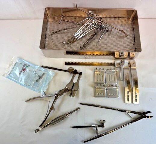PILLING WECK Emergency Chest Tray 20 Piece w/ Sterilization Case — photo 1